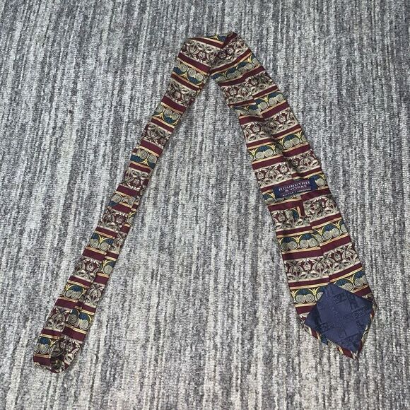Roundtree & Yorke Mens 100% Silk Neck Tie‎ Geometric Scroll Print Burgundy Gold - Picture 4 of 7